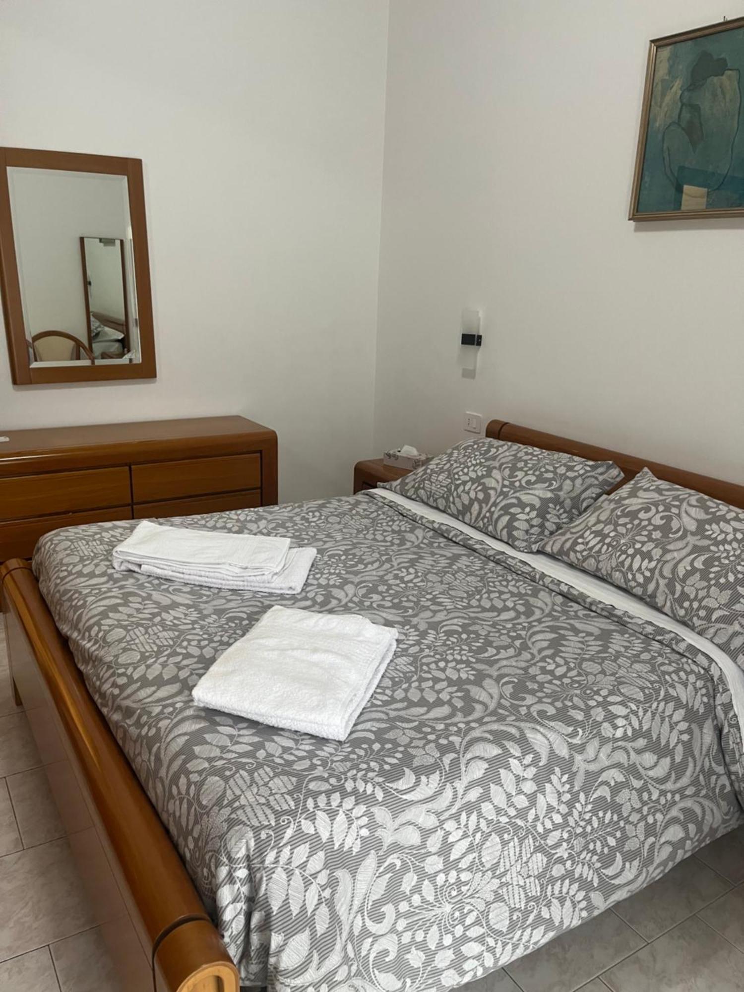 Casa Vacanze Tardy E Benech Savona Buitenkant foto
